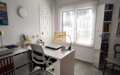 Lovely, cosy villa with a beautiful garden.